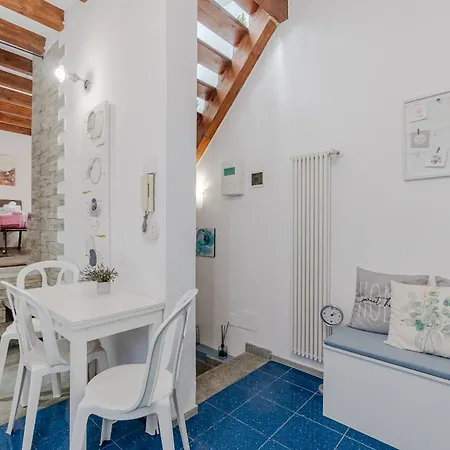 Apartman Guesthost - Cosy Terrace Flat X3 Porta Nuova