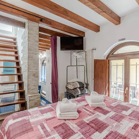 Apartman Guesthost - Cosy Terrace Flat X3 Porta Nuova *