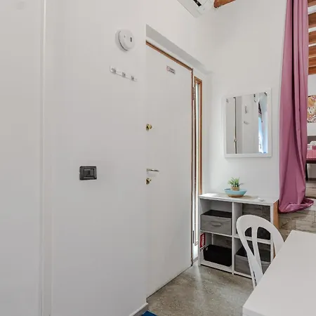 Guesthost - Cosy Terrace Flat X3 Porta Nuova Apartman Torino