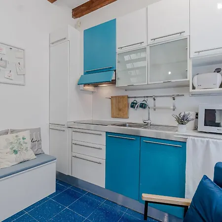 Guesthost - Cosy Terrace Flat X3 Porta Nuova Torino