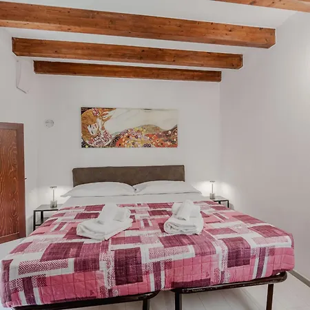 Apartman Guesthost - Cosy Terrace Flat X3 Porta Nuova Torino