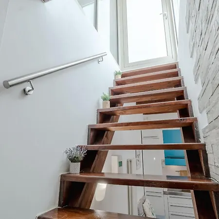 Guesthost - Cosy Terrace Flat X3 Porta Nuova * Torino