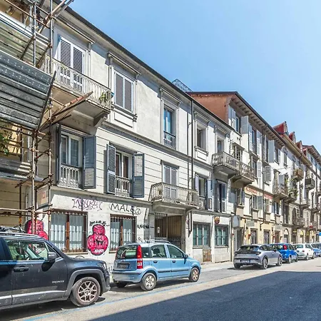 Guesthost - Cosy Terrace Flat X3 Porta Nuova Apartman